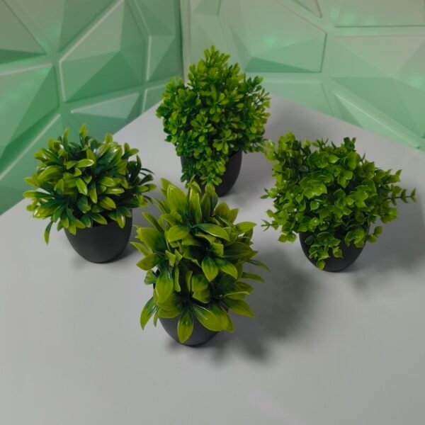 4 pcs Artificial Potted Plants (black/green)