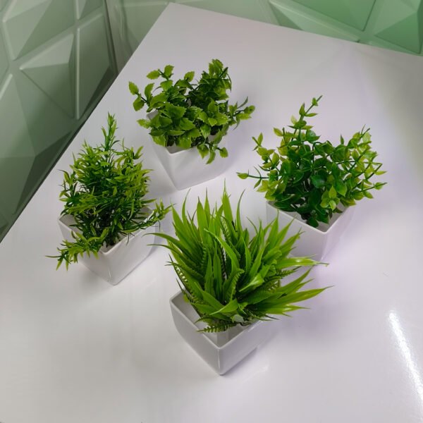 4 pcs Artificial Potted Plants (white/green) (pot carré)